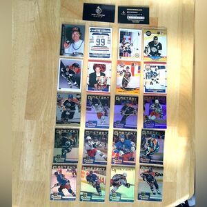 20 Wayne Gretzky Assorted Hockey Cards